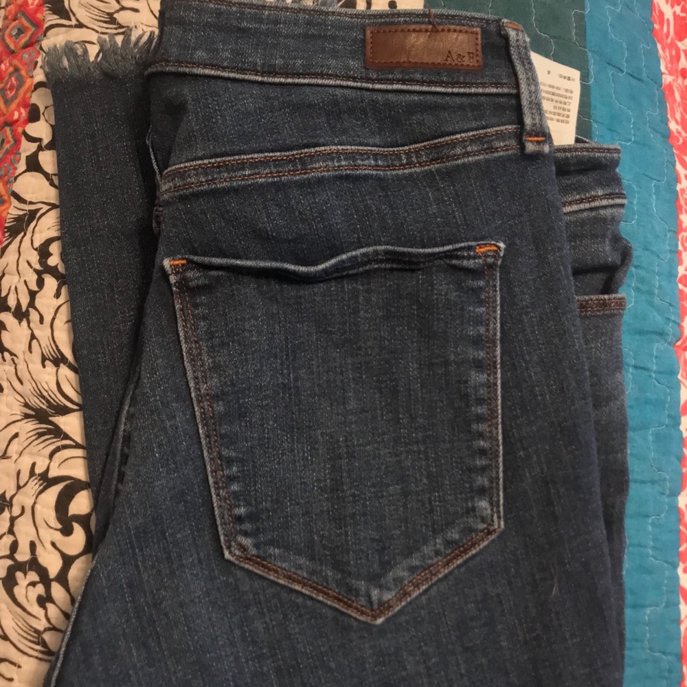 Abercrombie & Fitch capris.